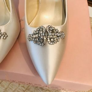 Pink Paradox Alandra Satin ivory pointy heels